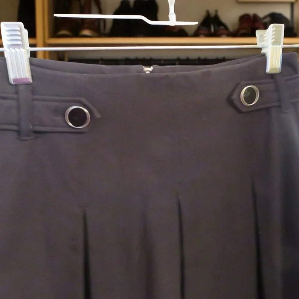 Modcloth Women's Black A-Line Skirt, Front Pleats, Size 0,  NWOT - Picture 4 of 10